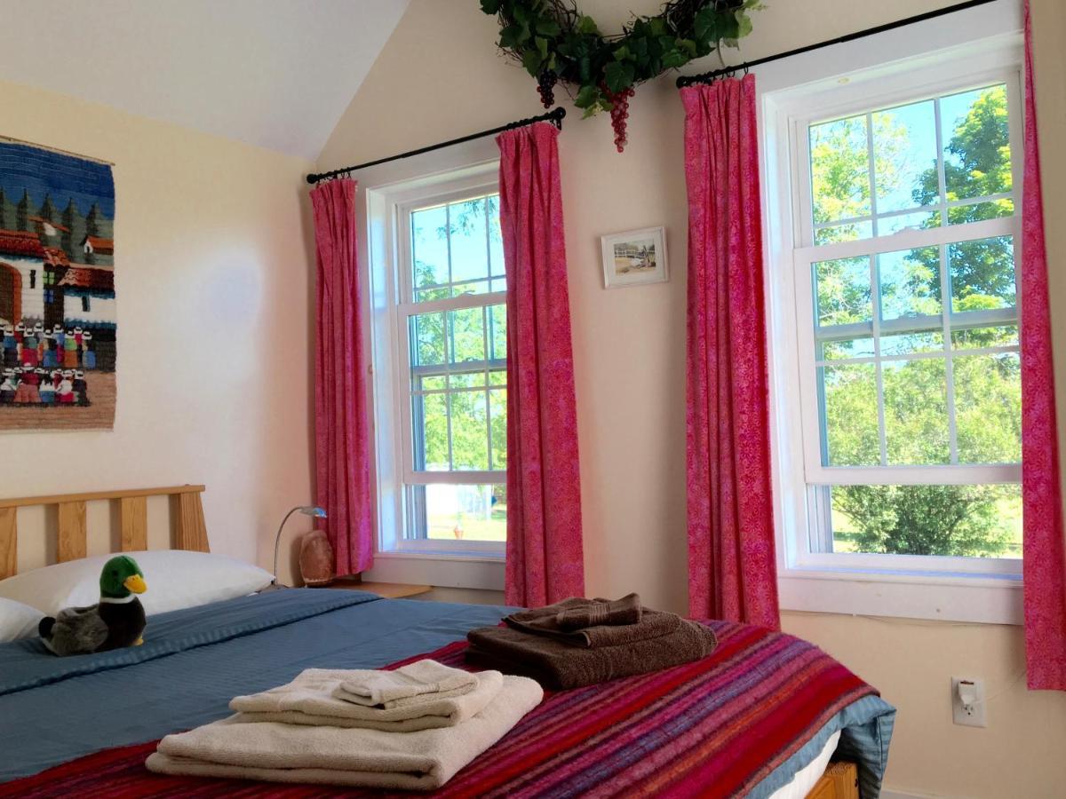 Enfield Manor Bed&Breakfast And Vacation Rental Newfield Ngoại thất bức ảnh