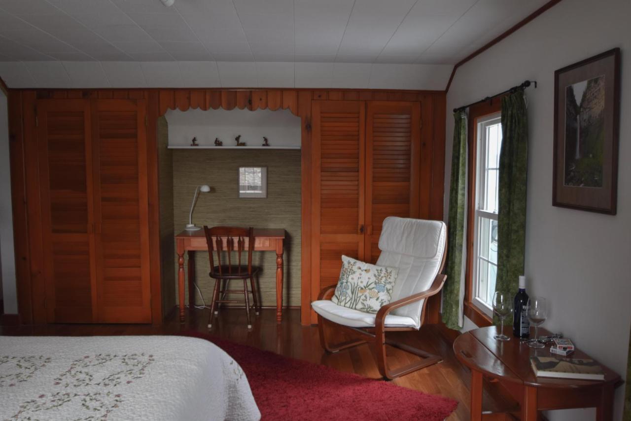 Enfield Manor Bed&Breakfast And Vacation Rental Newfield Ngoại thất bức ảnh